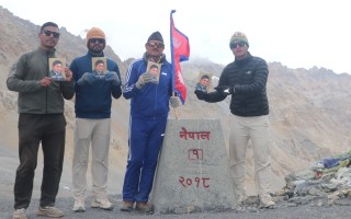 ‘नवल खड्का’ पुस्तक बजारमा 